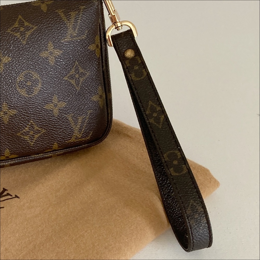 LOUIS VUITTON STRAP Monogram Canvas Wristlet and Key Strap